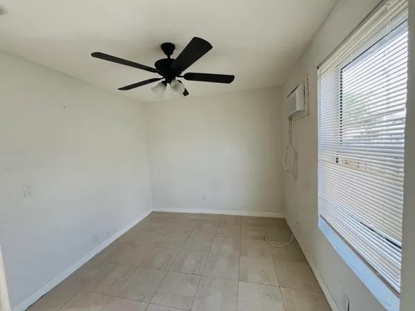 $1,400 | 901 8th Street, Unit 3, West Palm Beach, FL 33401