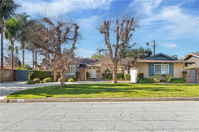 $1,040,000 | 207 South Hacienda Avenue, Glendora, CA 91741
