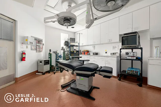 $2,500,000 | 850 Park Avenue, Unit 1A/F | Lenox Hill