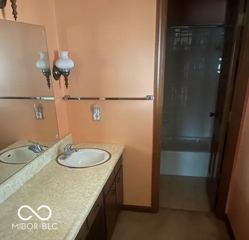 $240,000 | 701 South Sycamore Road, Seymour, IN 47274