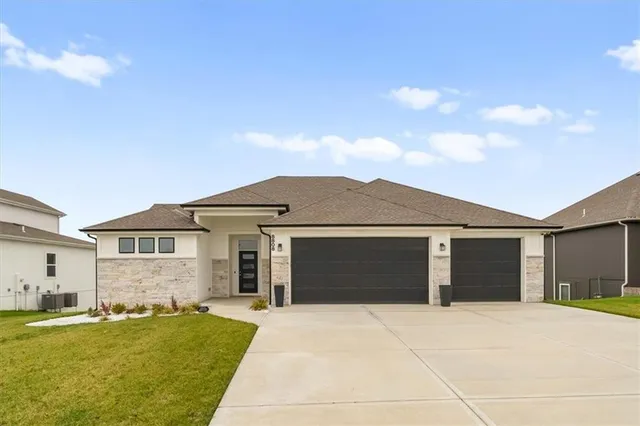 $799,000 | 8808 North Clarion Avenue, Kansas City, MO 64153