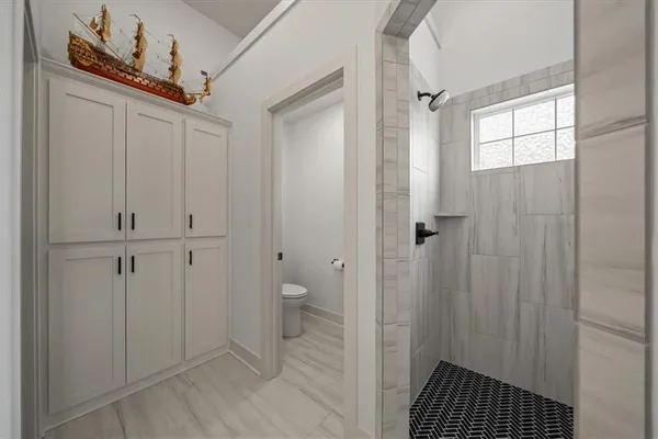 $749,924 | 8808 North Clarion Avenue, Kansas City, MO 64153