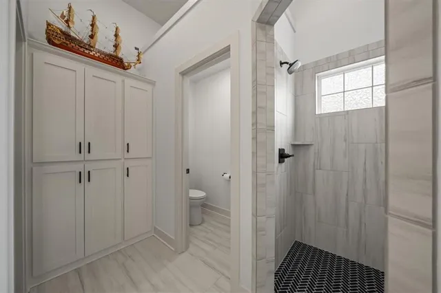 $799,000 | 8808 North Clarion Avenue, Kansas City, MO 64153