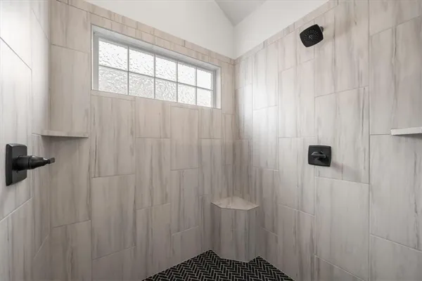 $749,924 | 8808 North Clarion Avenue, Kansas City, MO 64153
