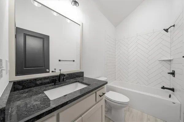 $749,924 | 8808 North Clarion Avenue, Kansas City, MO 64153