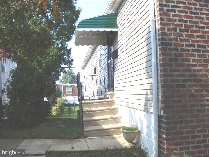 3322 Red Lion Road Philadelphia, PA 19114 - Photo 2 of 15 Exterior Side