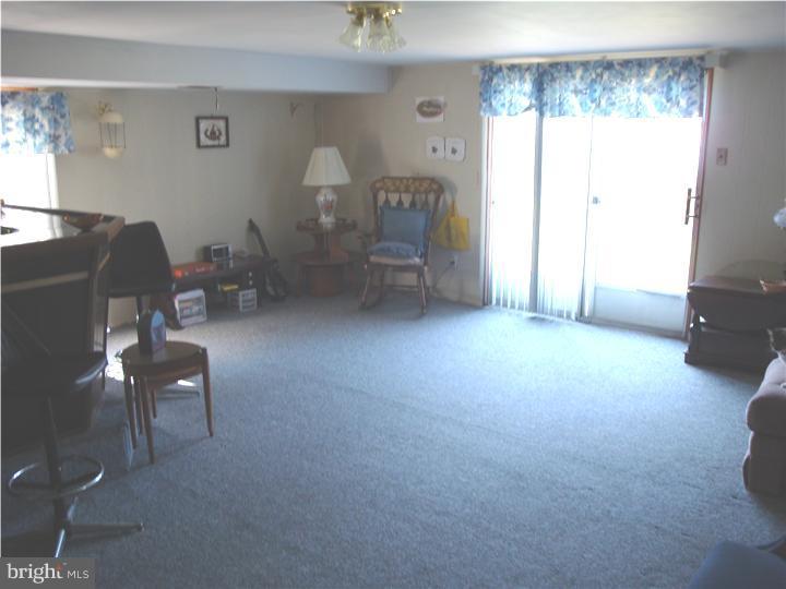 3322 Red Lion Road Philadelphia, PA 19114 - Photo 12 of 15 Family Room