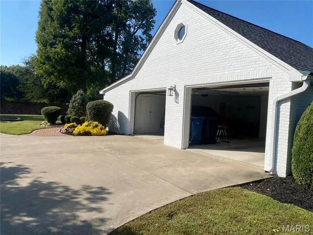 $230,000 | 201 South Clayton Street, Charleston, MO 63834