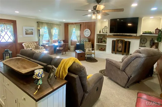 $230,000 | 201 South Clayton Street, Charleston, MO 63834