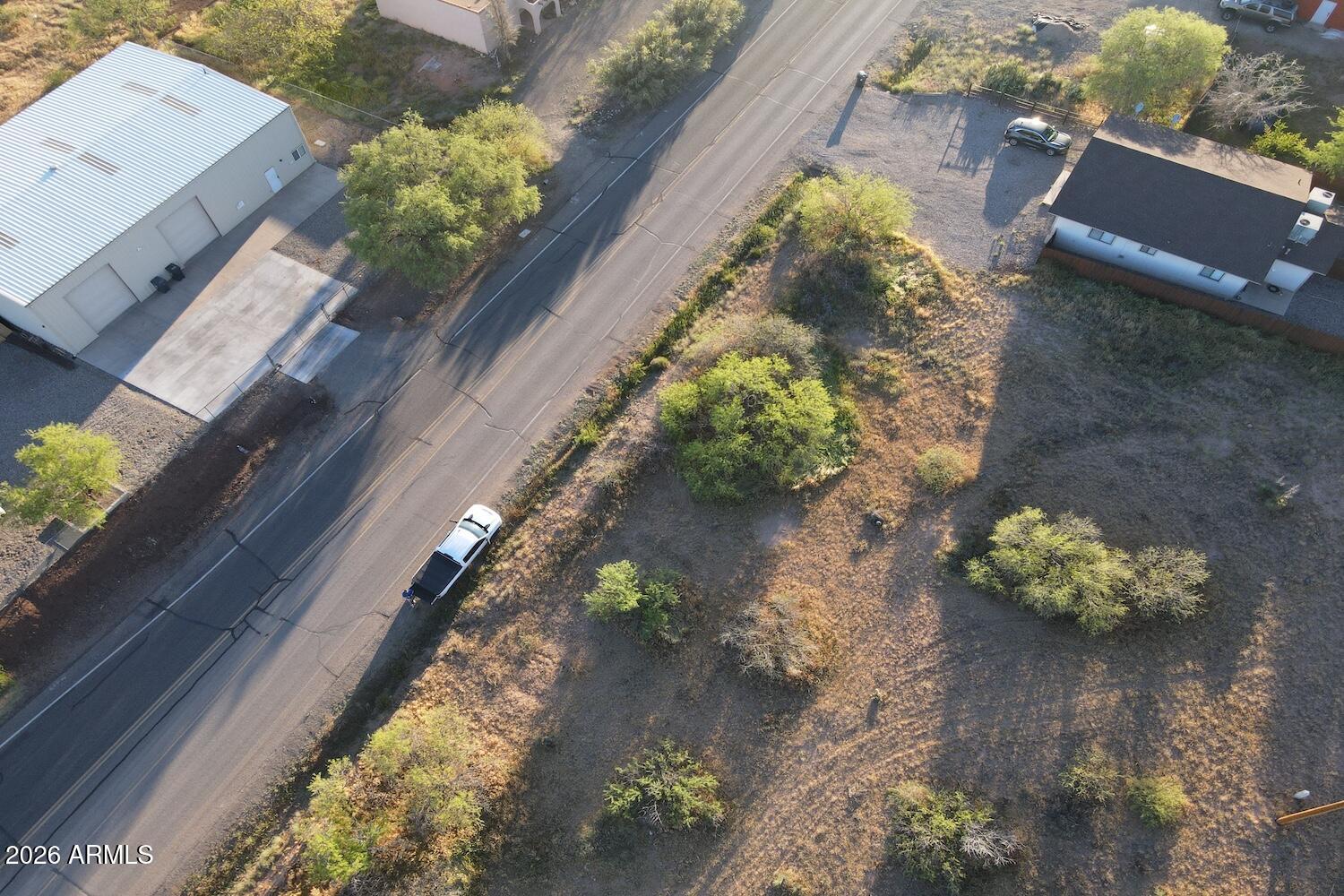 4690 East Beaver Creek Road, Unit 47 Rimrock, AZ 86335 - Photo 19 of 29 a vase of flowers sitting on a floor