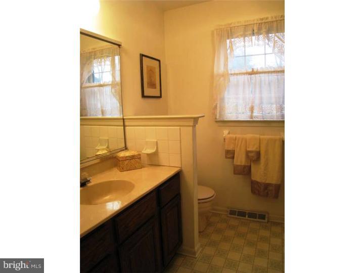 1576 Stapler Drive Yardley, PA 19067 - Photo 13 of 17 Gallery Image 13