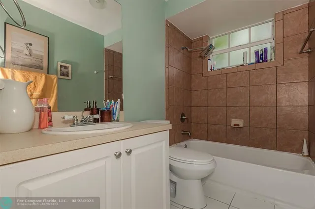 $575,000 | Three Lakes, Miami, FL 33186