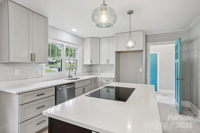 $279,900 | 301 East Lee Avenue, Bessemer City, NC 28016