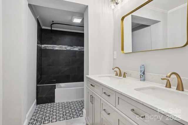 $279,900 | 301 East Lee Avenue, Bessemer City, NC 28016