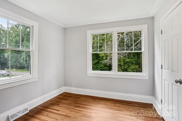 $279,900 | 301 East Lee Avenue, Bessemer City, NC 28016