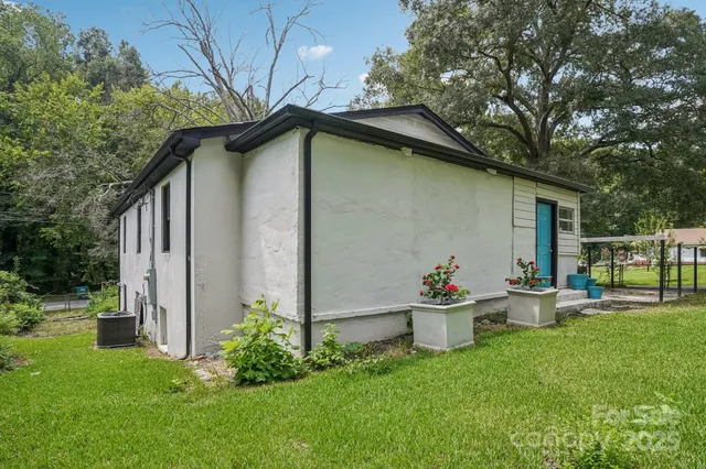 $279,900 | 301 East Lee Avenue, Bessemer City, NC 28016