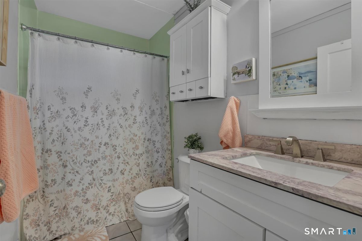 4 Crown Street Middletown, CT 06457 - Photo 19 of 29