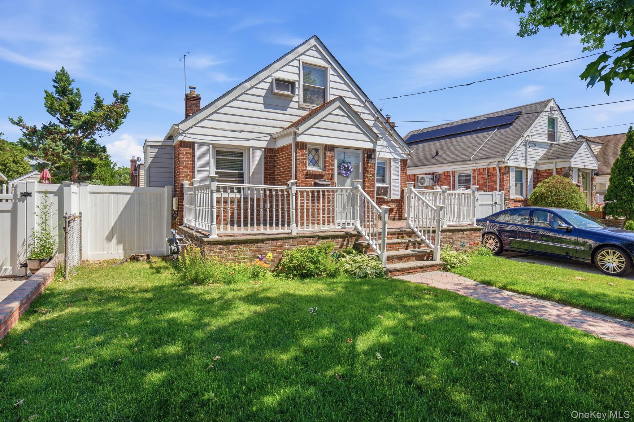 10 Everett Street Valley Stream, NY 11580 - Photo 2 of 20