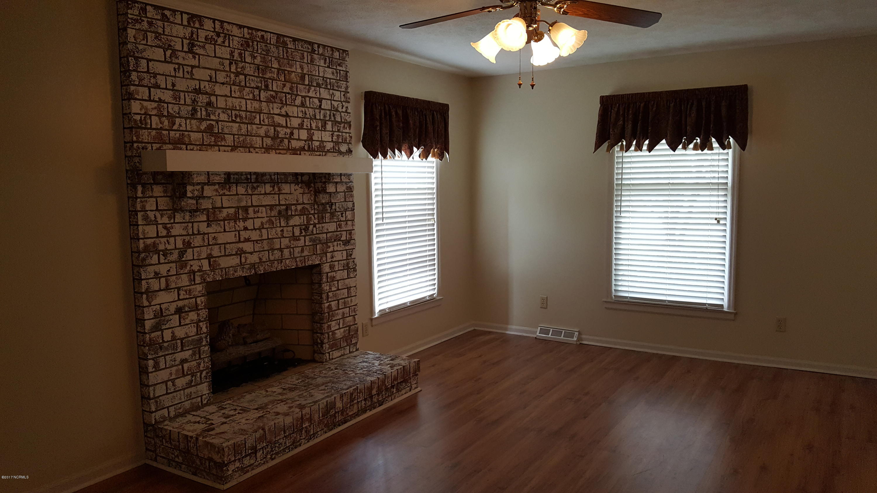311 Hidden Valley Road Wilmington, NC 28409 - Photo 5 of 16 5