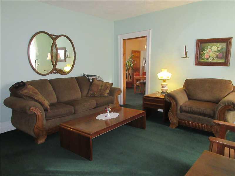 340 Winfield Road Cabot, PA 16023 - Photo 11 of 25 Living Room.