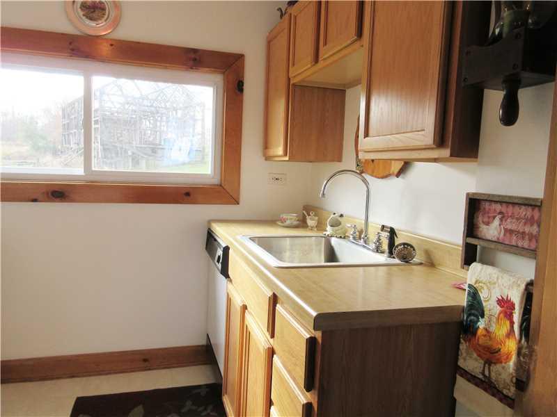 340 Winfield Road Cabot, PA 16023 - Photo 8 of 25 Kitchen.