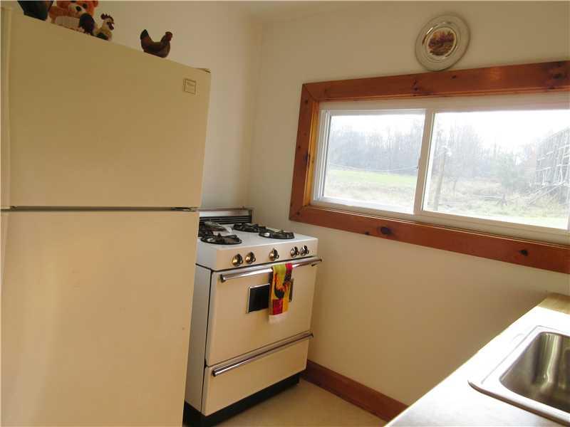 340 Winfield Road Cabot, PA 16023 - Photo 9 of 25 Kitchen.