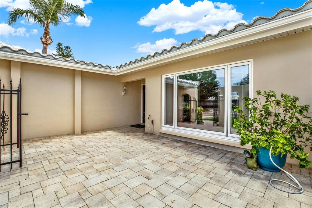 14560 Passage Way Seminole, FL 33776 - Photo 8 of 59