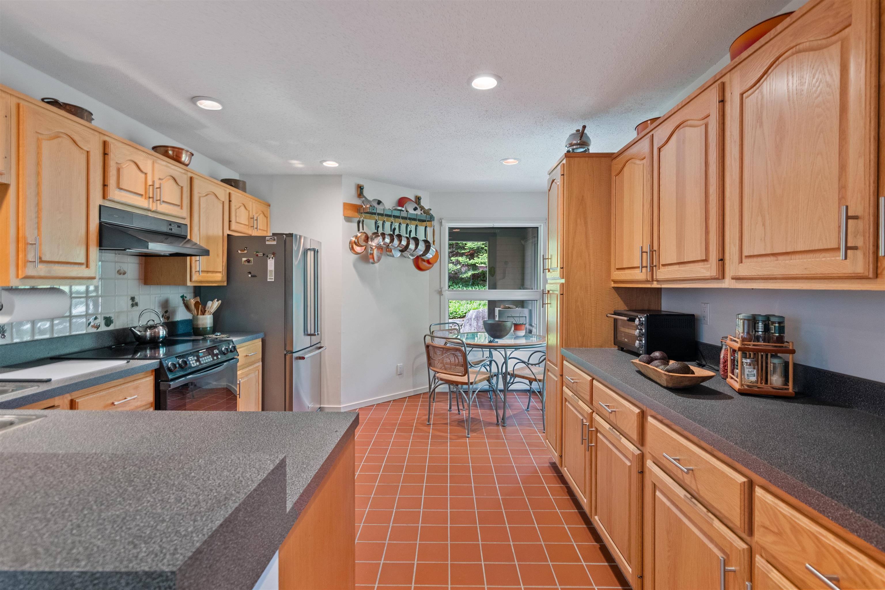 982 Brook Road, Unit 4 Stowe, VT 05672 - Photo 12 of 56