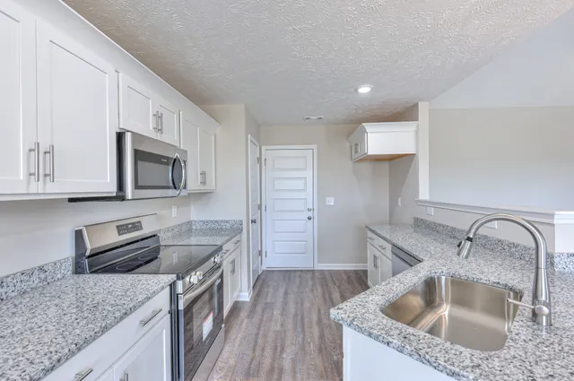 $306,900 | 2828 Old Alto Highway, Decherd, TN 37324