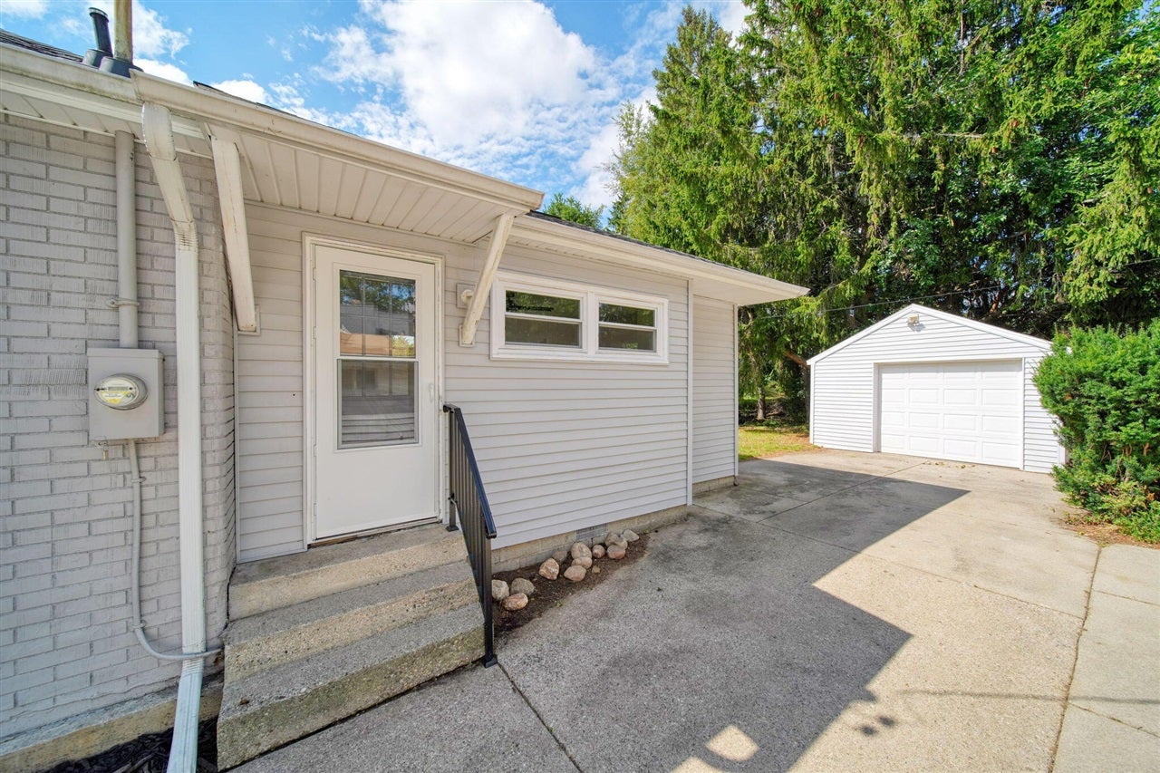 744 Briarcliff Road Jackson, MI 49203 - Photo 27 of 33 Gallery Image 27