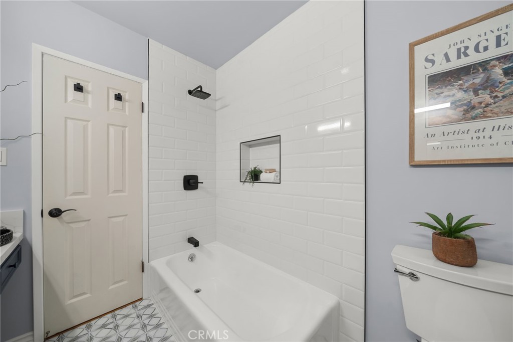 2027 East Appleton Street, Unit 1 Long Beach, CA 90803 - Photo 17 of 24