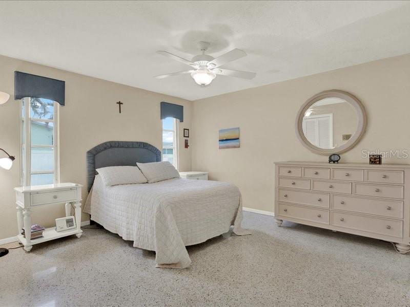 11235 Apache Place Largo, FL 33774 - Photo 18 of 34