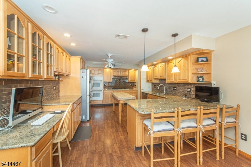 9 Nantes Road Parsippany, NJ 07054 - Photo 11 of 26