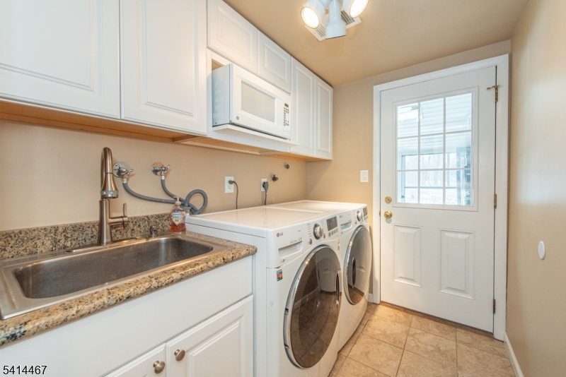 9 Nantes Road Parsippany, NJ 07054 - Photo 15 of 26