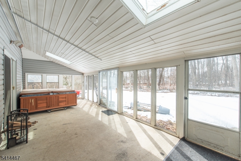 9 Nantes Road Parsippany, NJ 07054 - Photo 5 of 26