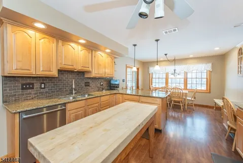 $825,000 | 9 Nantes Road, Parsippany, NJ 07054