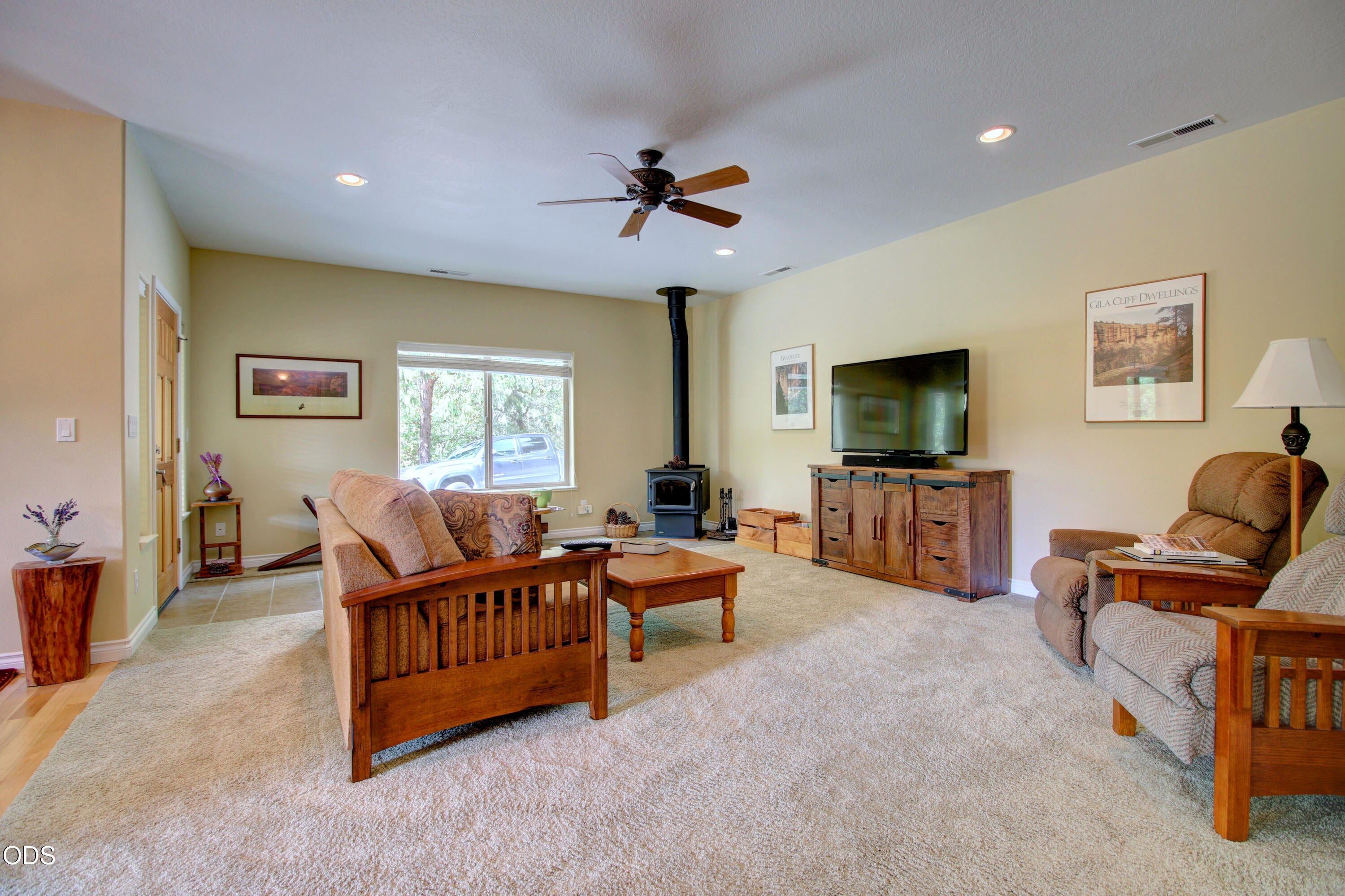 665 Winona Road Grants Pass, OR 97526 - Photo 18 of 27 Gallery Image 18