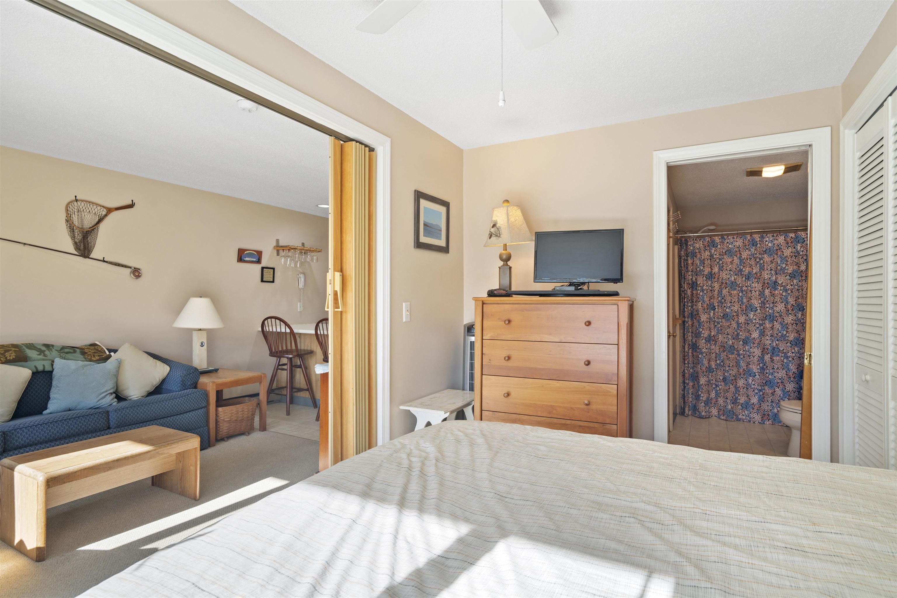 118 Weirs Road, Unit 121 Gilford, NH 03249 - Photo 17 of 32 Gallery Image 17