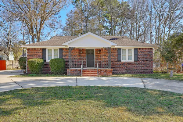 $3,200 | 616 Semaht Street, Charleston, SC 29412