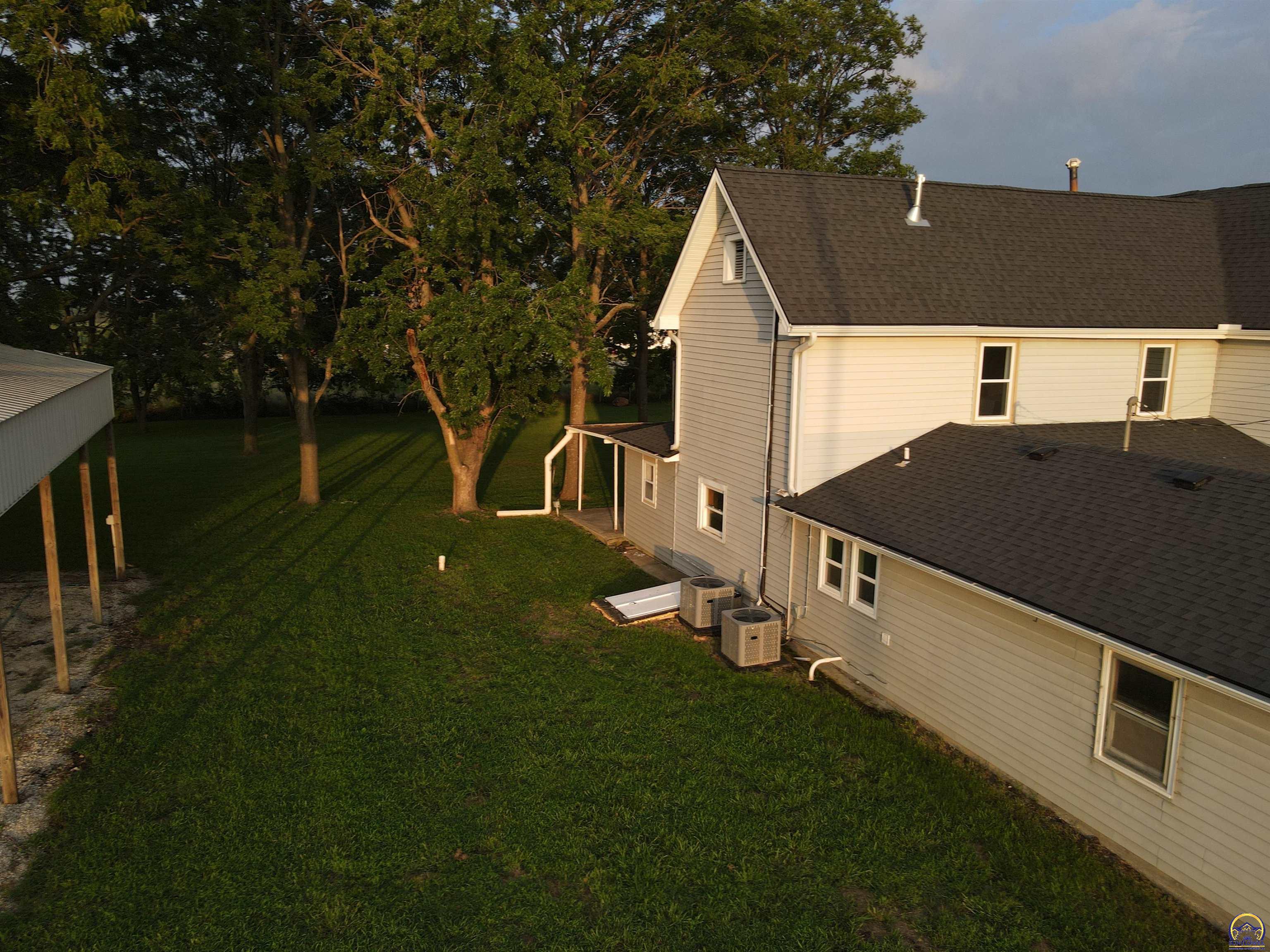 12318 246 Road Holton, KS 66436 - Photo 56 of 70