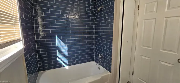 $1,100 | 2912 Woodleigh Street, Unit 2, Winston-Salem, NC 27127