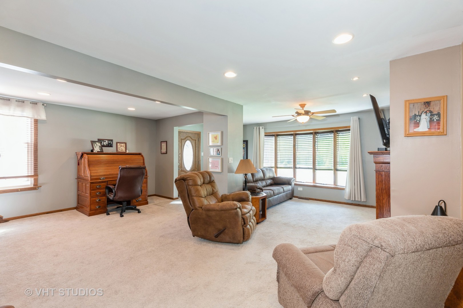 1438 Ridge Road Homewood, IL 60430 - Photo 6 of 35 a living room with furniture and a large window