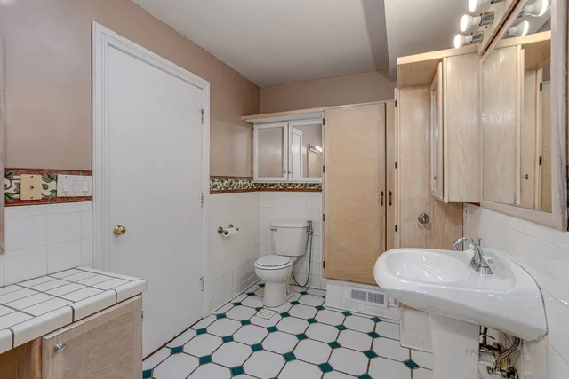 $420,000 | 630 Whitney Avenue, Winthrop Harbor, IL 60096