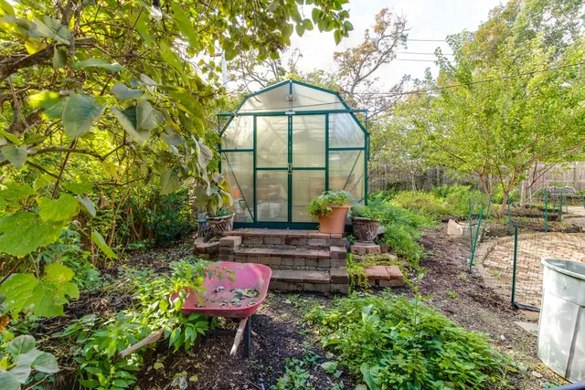 $420,000 | 630 Whitney Avenue, Winthrop Harbor, IL 60096