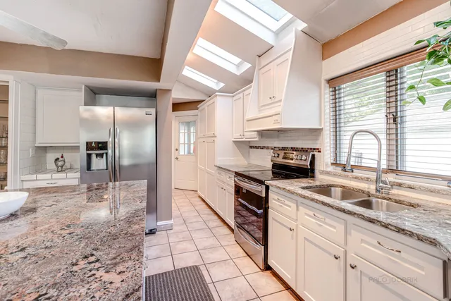 $420,000 | 630 Whitney Avenue, Winthrop Harbor, IL 60096