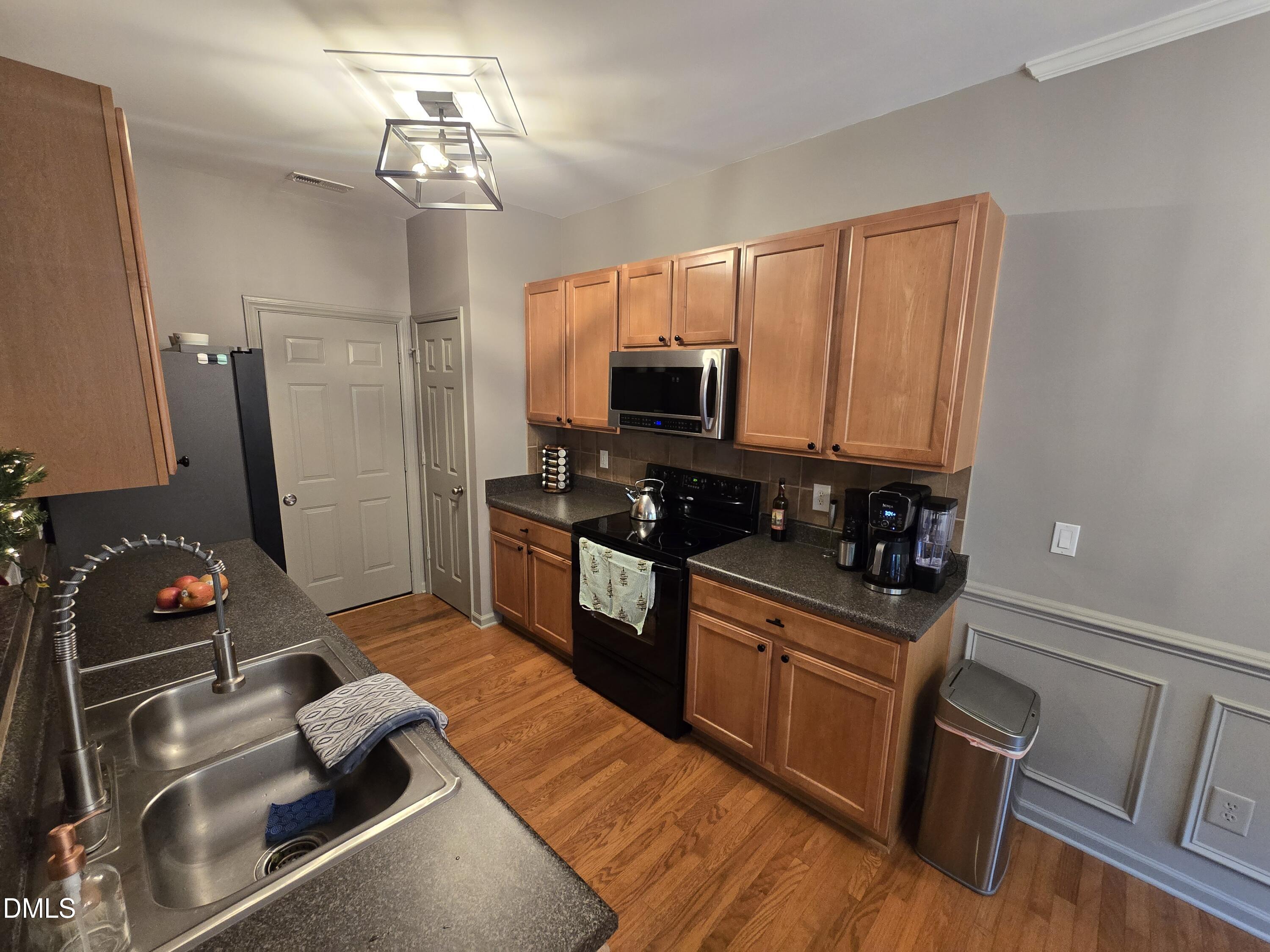 202 Storemont Way Apex, NC 27539 - Photo 11 of 26 20251201_150546