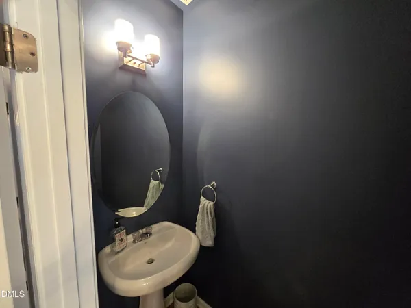 $2,100 | 202 Storemont Way, Apex, NC 27539