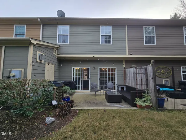 $2,100 | 202 Storemont Way, Apex, NC 27539