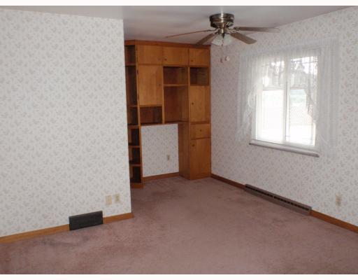 414 North 9th Street Apollo, PA 15613 - Photo 8 of 15 Den/Family/Great Room.