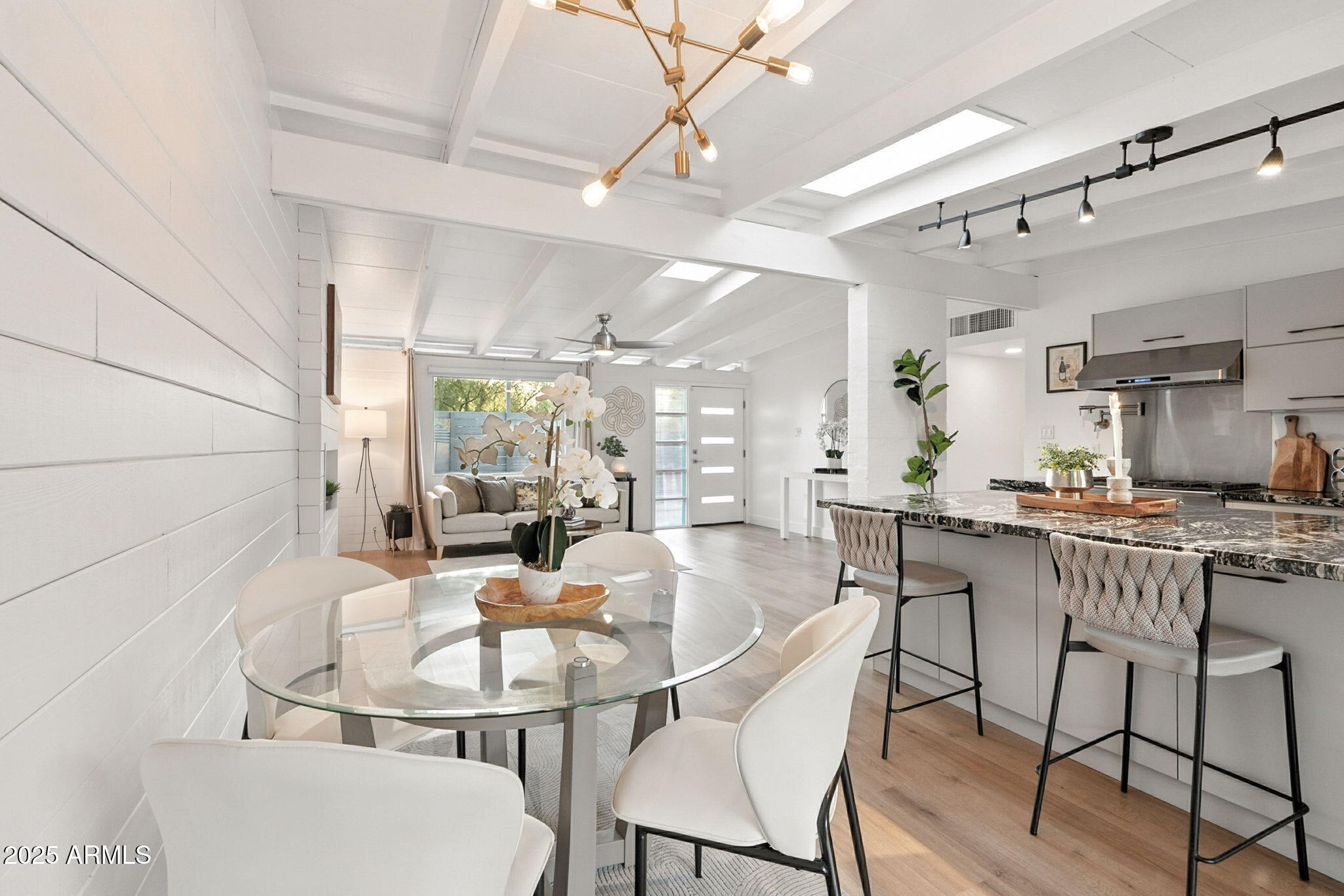 5809 North 10th Place Phoenix, AZ 85014 - Photo 19 of 81 25-web-or-mls-10th-25